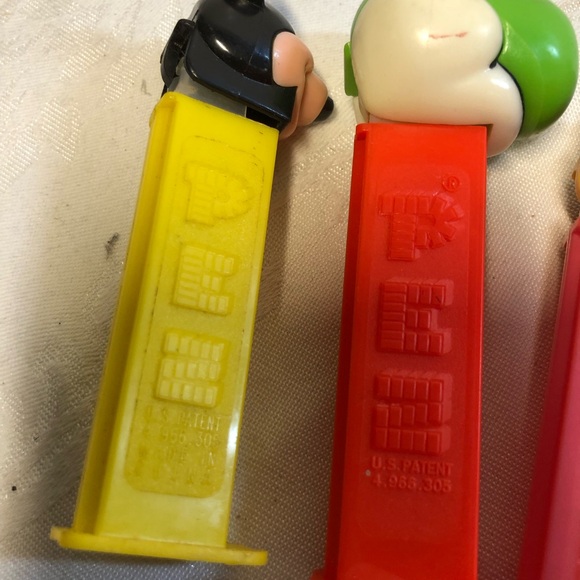 Lot of 7 Vintage Pez Dispensers Goofy, bunny, Mickey, Yoshi, Disney - Picture 8 of 13